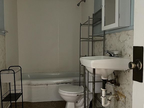 3rd image of 311 May St