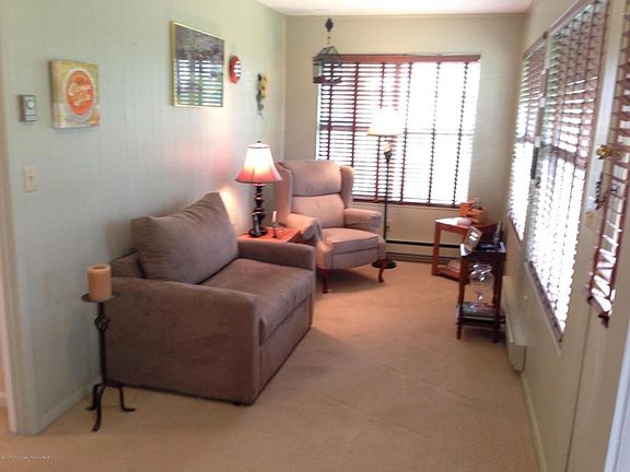 3rd image of 122B Buckingham Dr