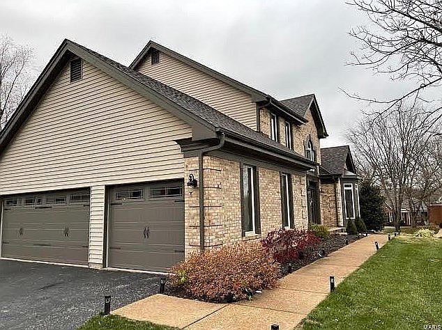 2nd image of 15103 Amherst Green Ct
