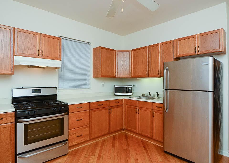 1st image of 3036 N Clybourn Ave #1