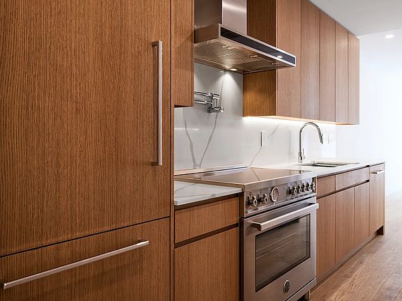 2nd image of 224 W 20th St #Townhouse 1