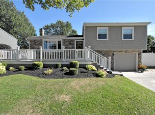 1303 Peppertree Dr, Derby, NY 14047