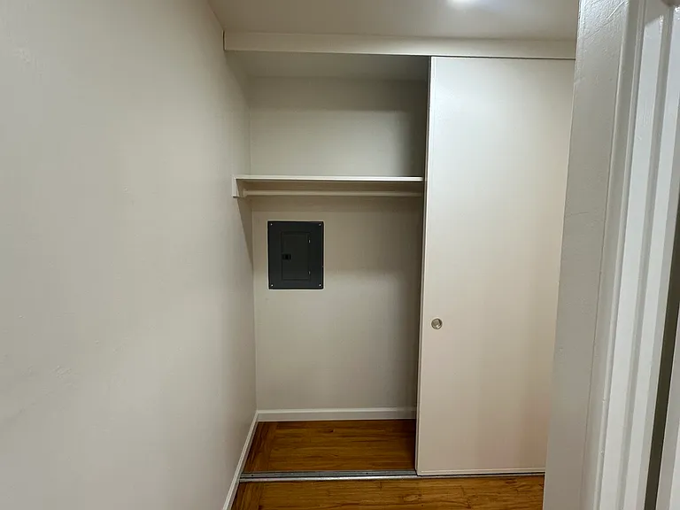 5445 Broadway #1 — Photo 32