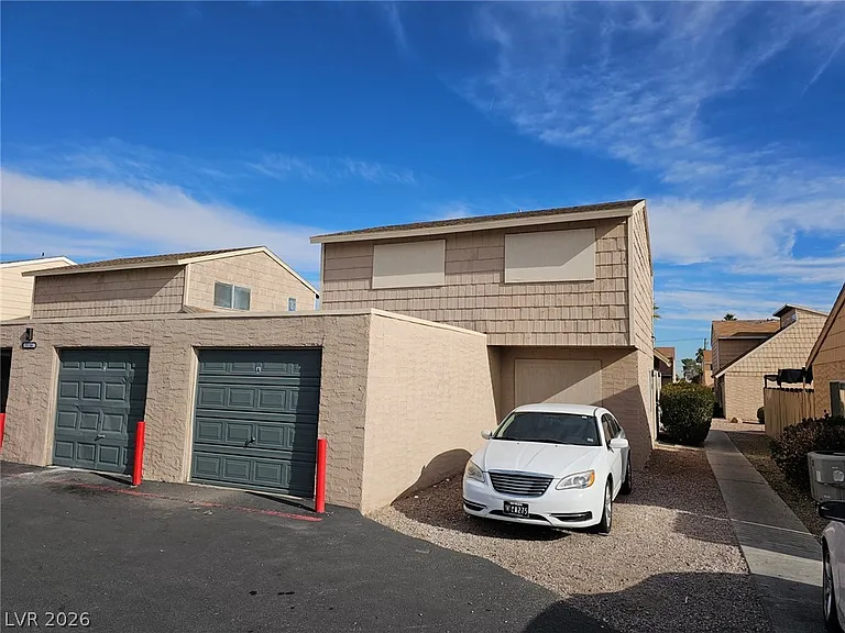 5136 Golden Ln #D — Photo 2