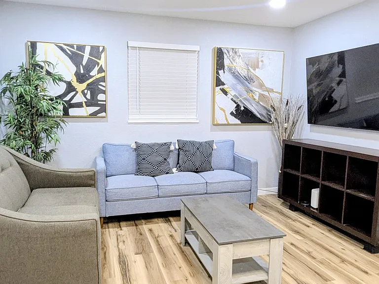 527 S Bryant St #1 — Photo 1