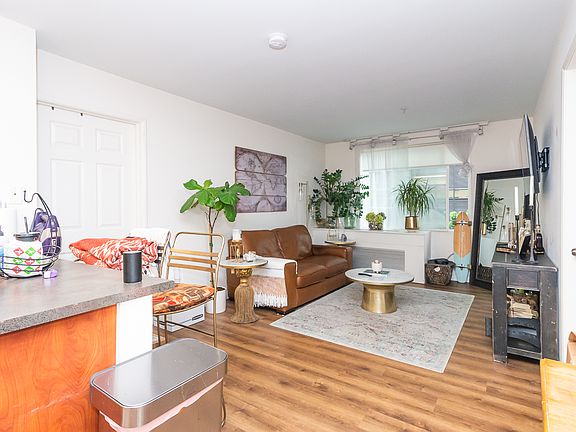 2nd image of 1435 India St Unit 411