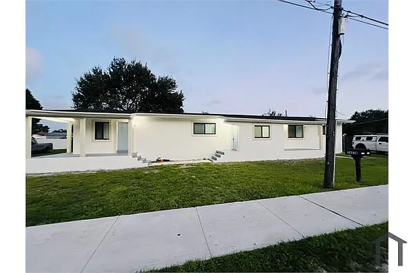 Building Photo - 5601 NW 31st Ave #B
