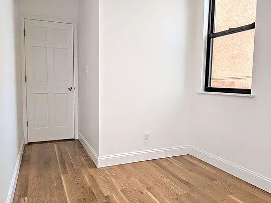 Rented by EXR | media 40