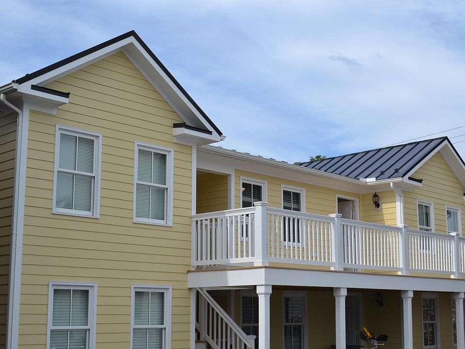 1st image of 107 Loudoun St SW #203