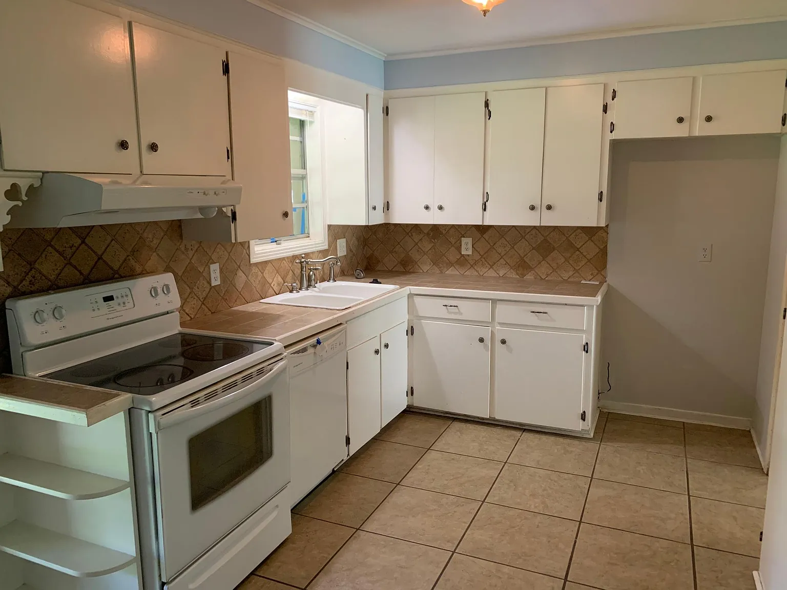 213 Dahaja Cir — Photo 2