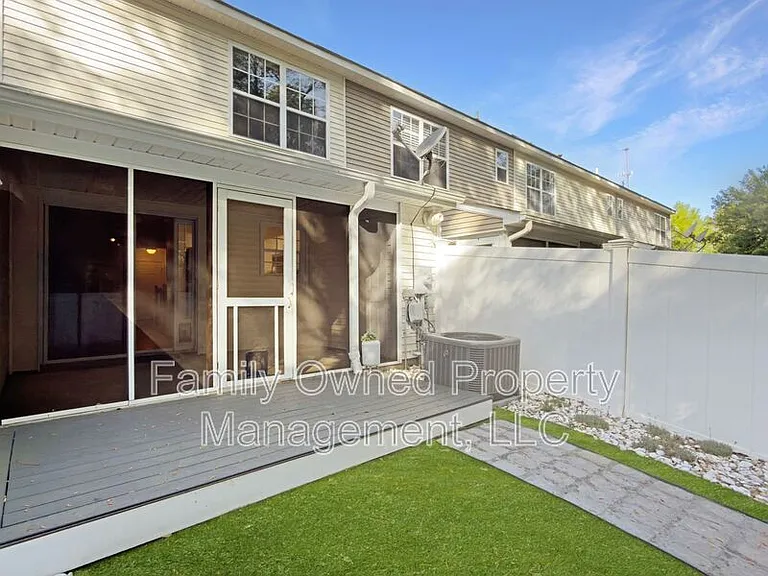 502 Tree Branch Cir — Photo 28