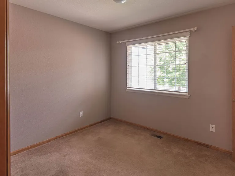4060 Florence Dr — Photo 15