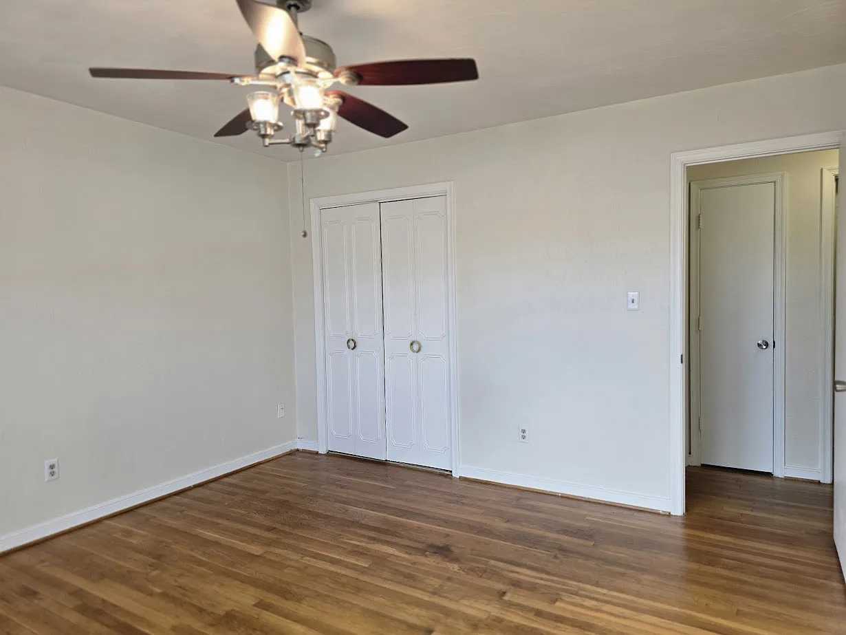 4 bed, 1.5 bath, 1322 sqft, $2,300 — Photo 3