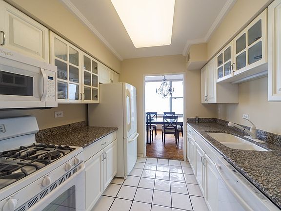 4th image of 1000 N Lake Shore Dr APT 1808
