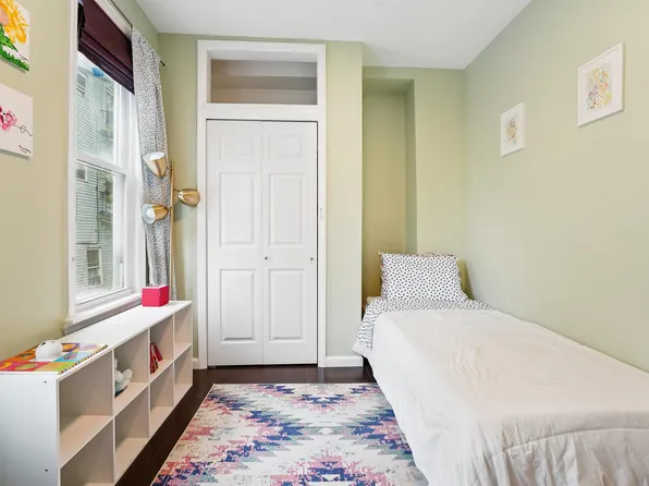 106 Griffith Street image 14 of 40