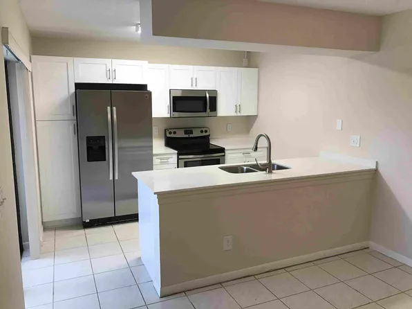 8401 N Coral Cir, North Lauderdale, FL 33068
