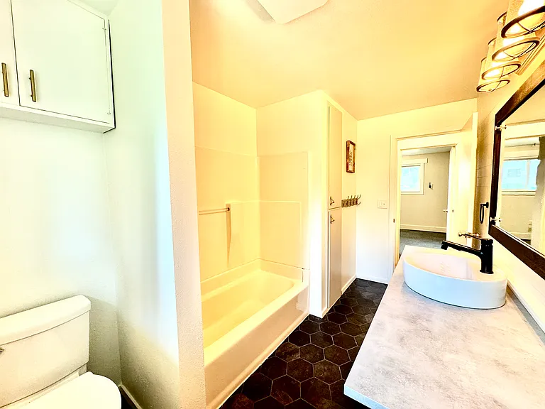18 Jonathan Rd — Photo 11