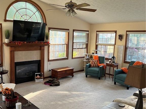 3rd image of 509 Appleseed Dr