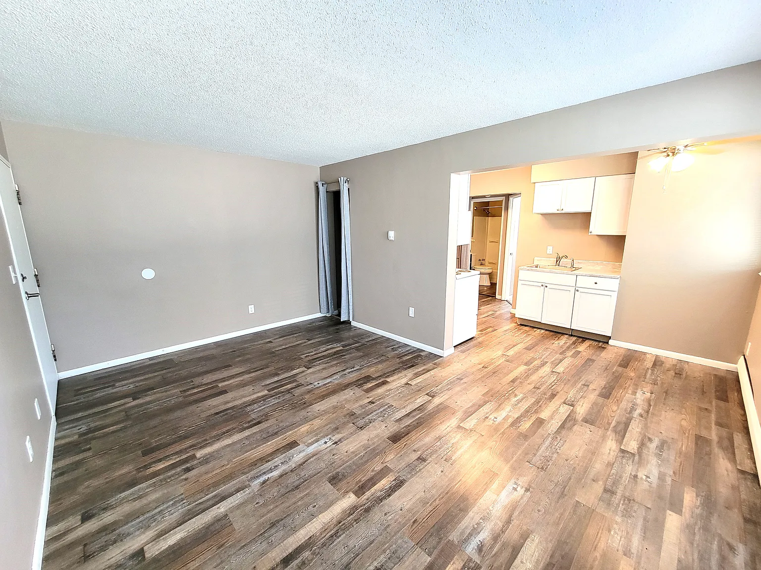 1 bed, 600 sqft, $1,060 — Photo 2