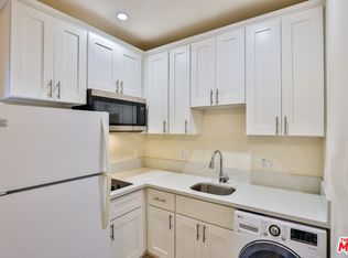 1325 W Adams Blvd, Los Angeles, CA 90007