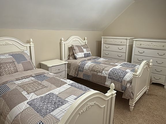 4th image of 224 Comstock Dr #3
