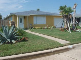 1217 Bayou Shore Dr, Galveston, TX 77551