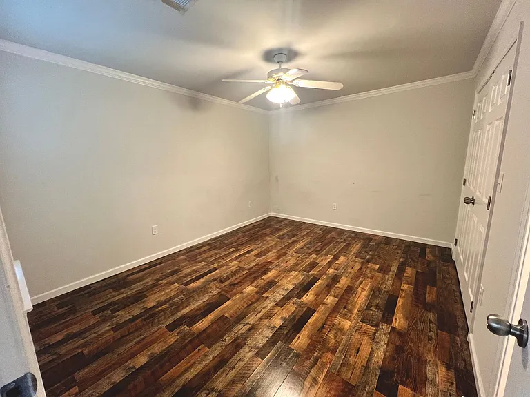 102 Dunn Cir — Photo 4
