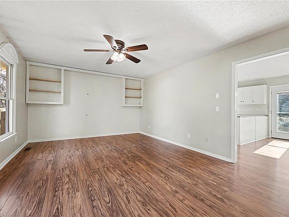 4th image of 4010 Gracemont Dr