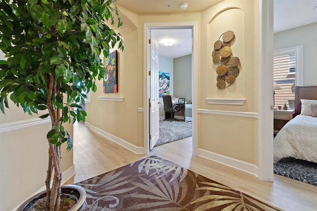 2 bed, 1261 sqft, $3,500 — Photo 4