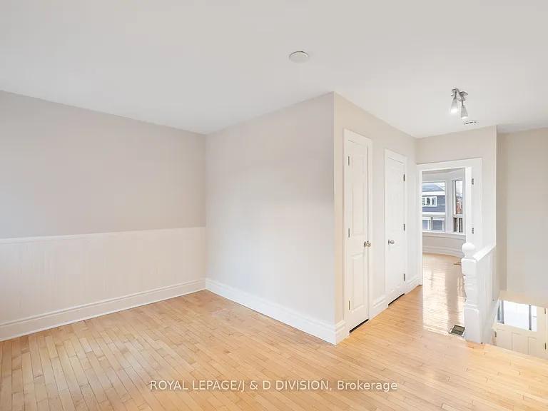 1132A Dovercourt Rd — Photo 17