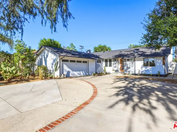 7954 Loma Verde Ave, Canoga Park, CA 91304