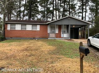 221 Roxbury Dr, Riverdale, GA 30274