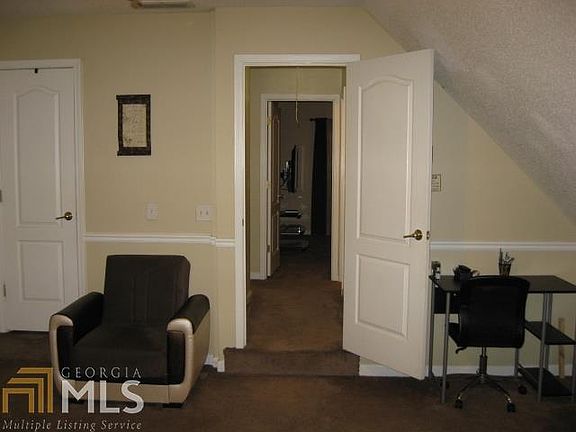 4th image of 1341 Vine Cir #256