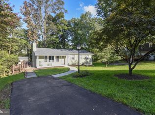 302 Broadleaf Dr NE, Vienna, VA 22180