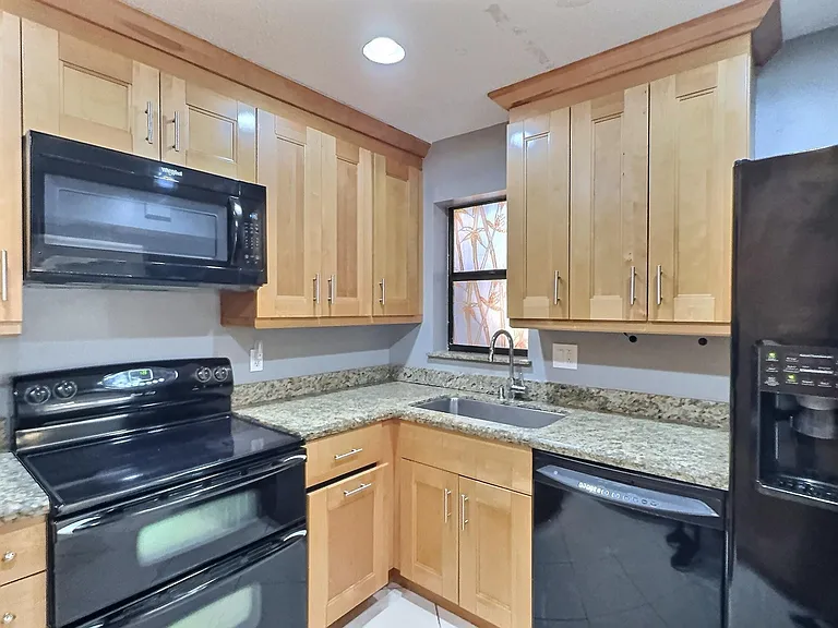 3831 Cocoplum Cir #3592 — Photo 11