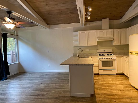 5th image of 212 River Ln #3