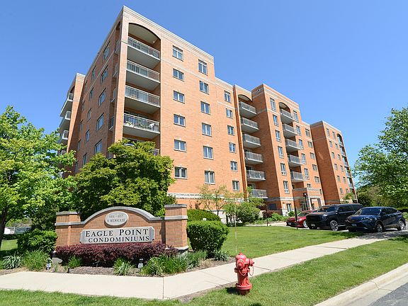 3rd image of 6801 N Milwaukee Ave APT 707