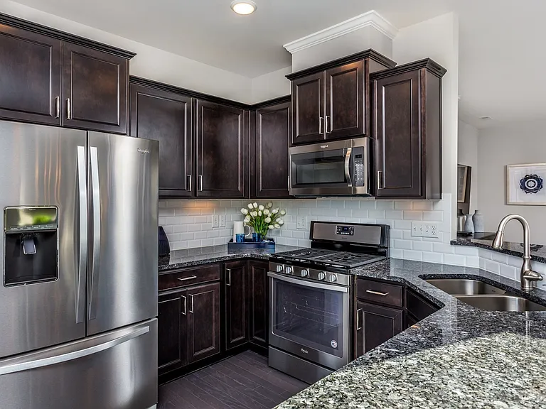 2410 Salem Creek Ct — Photo 8