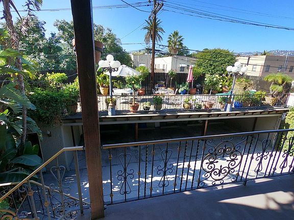3rd image of 425 N Sierra Bonita Ave #427-3/4