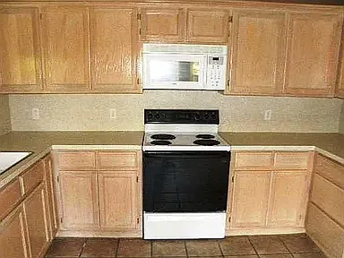 13004 Almond Dr — Photo 7
