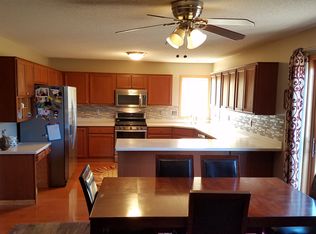 734 Spring Hill Cir, Woodbury, MN 55125