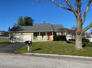 23 Darby Ln, Manchester, NH 03109