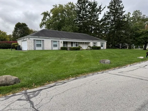 1202 Hampshire Dr, South Bend, IN 46614