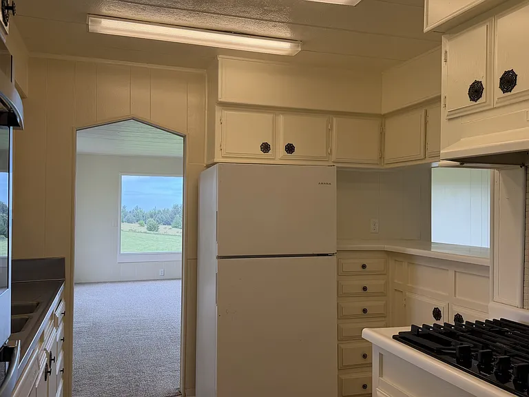 2421 Table Bluff Rd — Photo 23