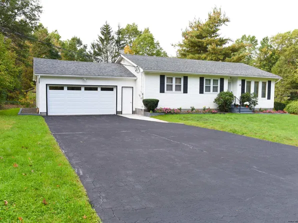 18 Van Alst Street, New Paltz, NY 12561