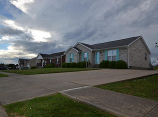 8807 Vision Pl, Louisville, KY 40229