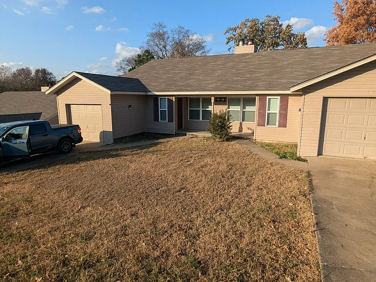 1978 E Wilkins Pl — Photo 1