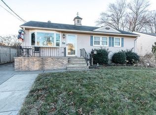 97 Pleasant Ave, Iselin, NJ 08830