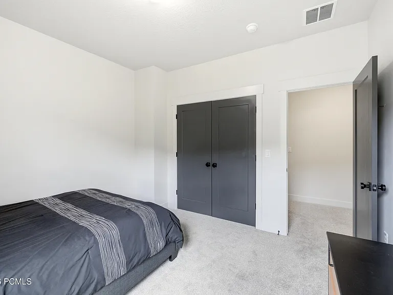 519 W Ascent Dr — Photo 28