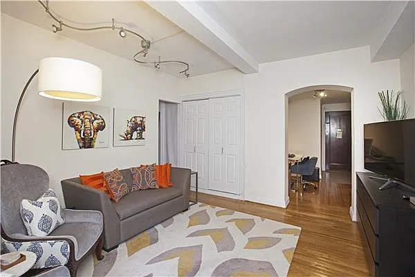 Rented by Evans Real Estate | media 17